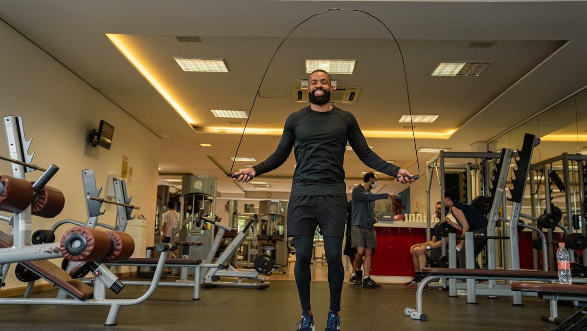Treino com exercícios com corda