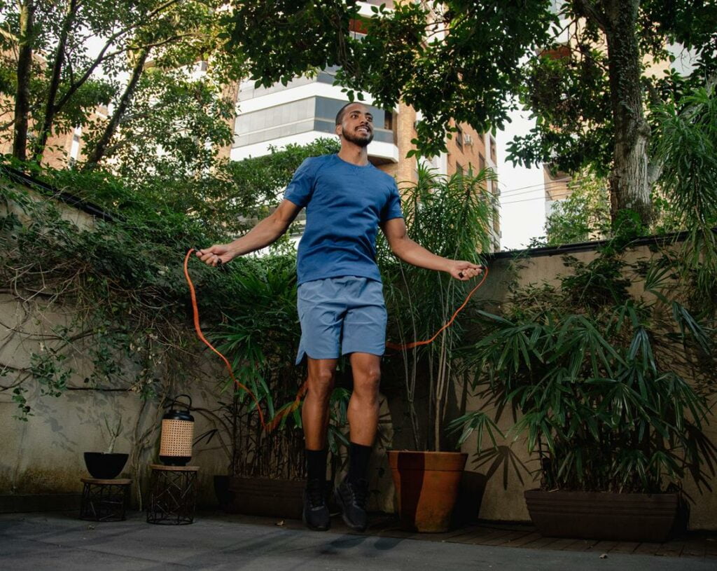 Pular corda define o corpo em quanto tempo