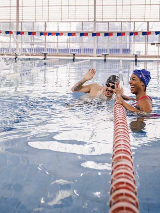 Como aprender a nadar? Saiba enfrentar o medo e curtir o esporte.