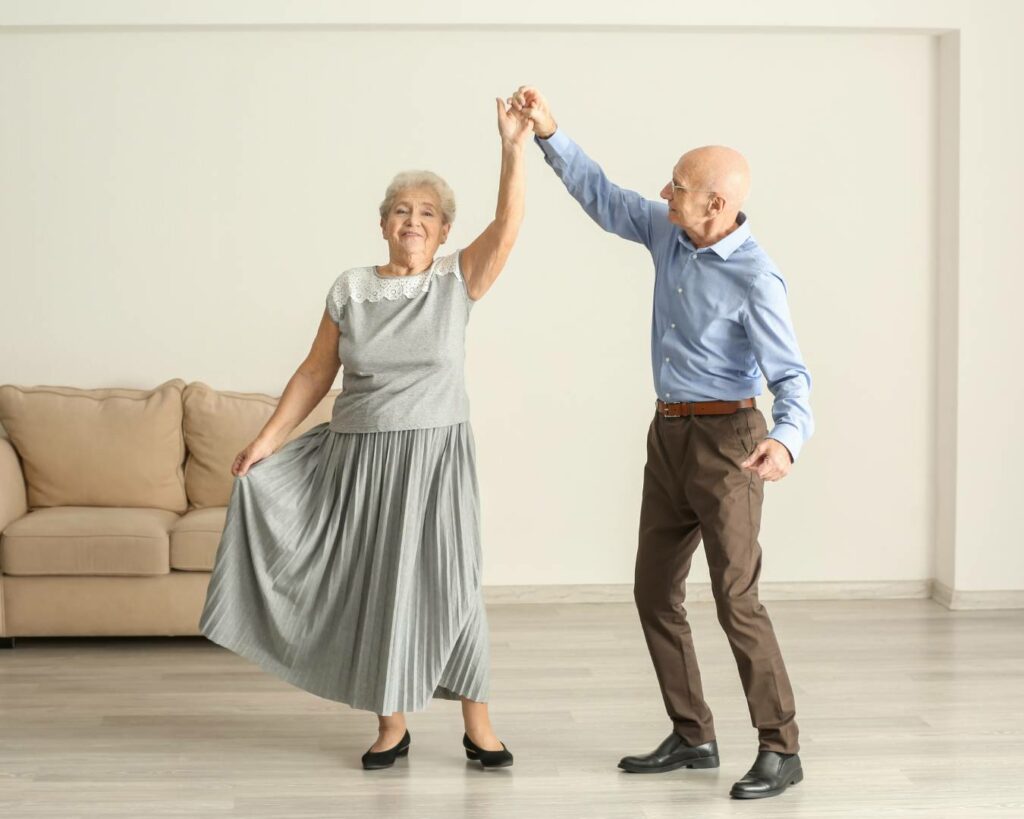 A dança é uma excelente opção para que os idosos pratiquem uma atividade física