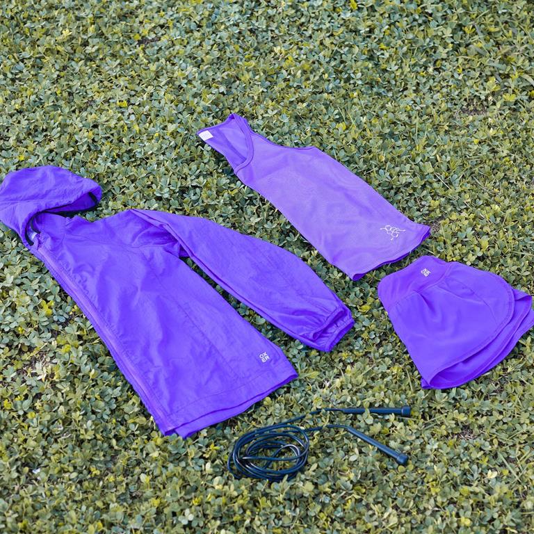 Kit de roupas roxas, camisa, short e jaqueta, próprias para esporte, roxas
