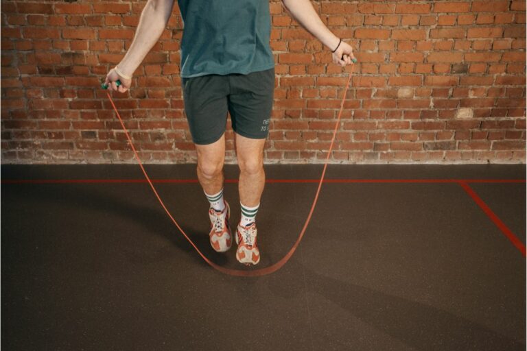 5 Dicas de como começar a pular corda para treino aeróbico e resistência